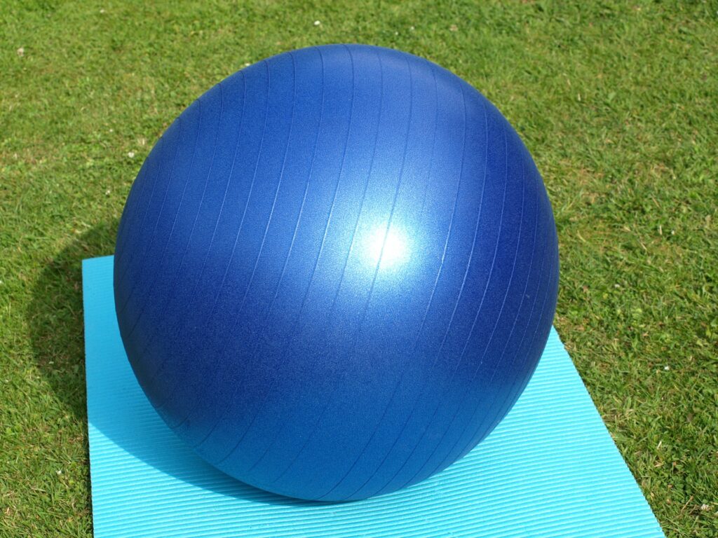 exercise-ball-g70178d13d_1920